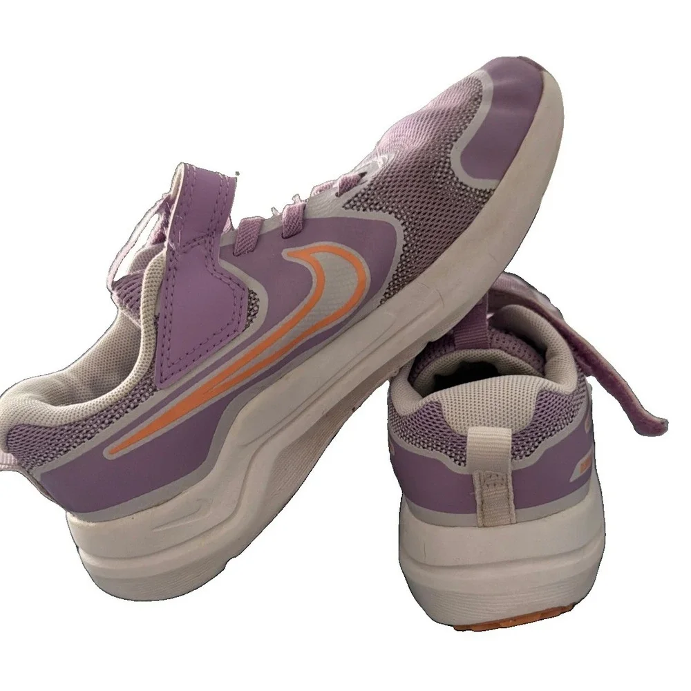 Nike Youth Sz 1.5Y Girls Cosmic Runner GS Shoes Purple Violet Star